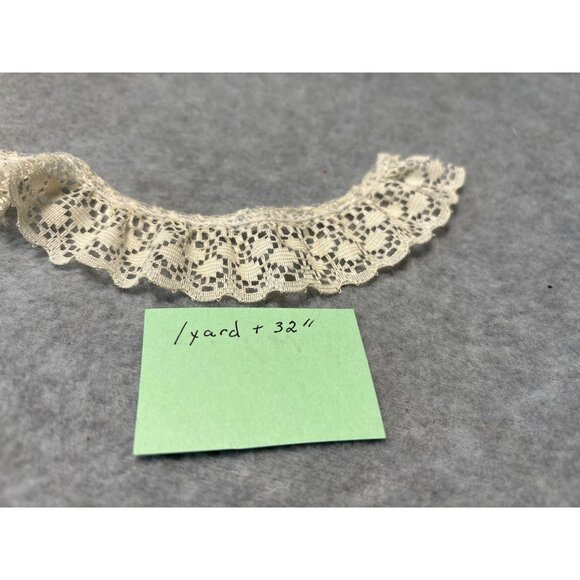 Vintage Ivory Lace Trim Scalloped Edging 1 yard + 32" Handmade Style for Sewing - Picture 3 of 4